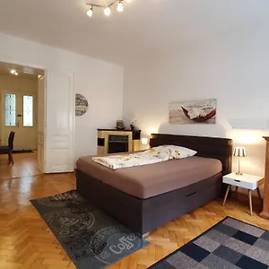 Gorgeous Viennese 10 Min To Center Apartamento