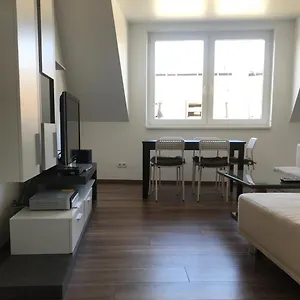 Sunny By Jr City Apartment