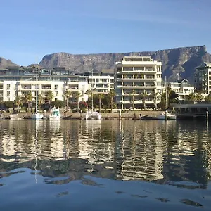 https://waterfront-juliette.hotels-capetown.com
